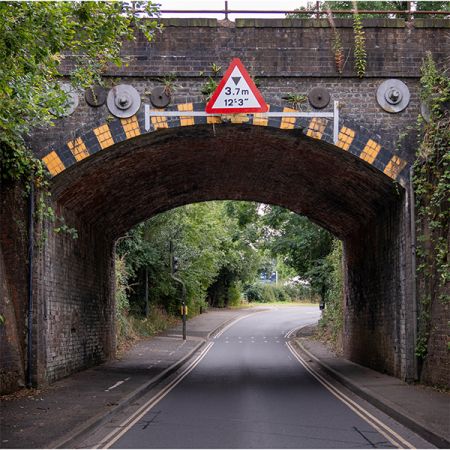 Low Bridge Detection Magetnic Set-up Sign 1.5x1.5m
